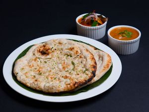 Assorted Naan with Goan Fish Curry
印度馕配鱼肉咖喱