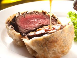 Beef Wellington (1kg) [3 Day Advanced Pre-Order Required] (5 pax)