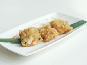鲜虾腐皮卷
Deep-fried Beancurd Roulette, Shrimps