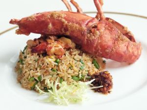 宴庭 XO 酱波士顿龙虾炒饭
(Half Lobster）
Boston Lobster Wok-fried Rice, Homemade XO Sauce